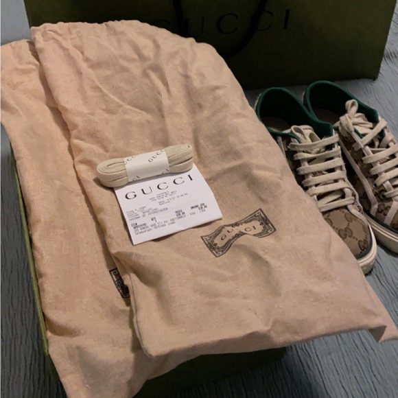 Gucci women shoes Size 6.5, dust bags, box, bag, extra pair of laces , receipt. - Picture 2 of 2